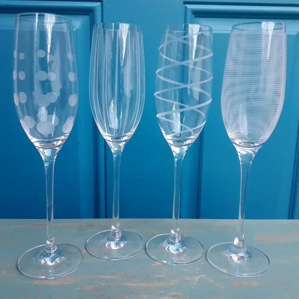 Toasting Glasses Set of 4 Etched Glass Flutes Mikasa Crystal Polka Dots Swirls - Picture 2 of 16